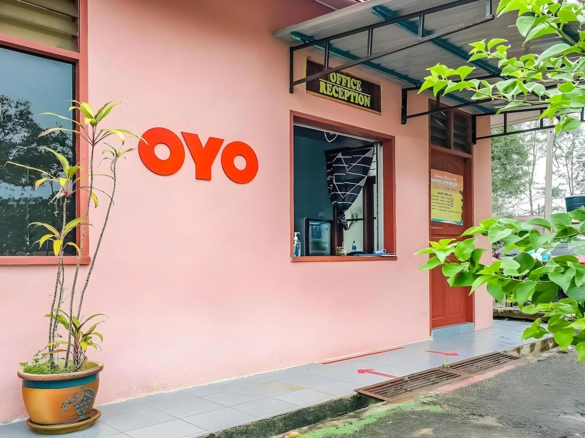 Oyo 90744 Bari Indah Beach Resort Kuala Terengganu Exteriér fotografie