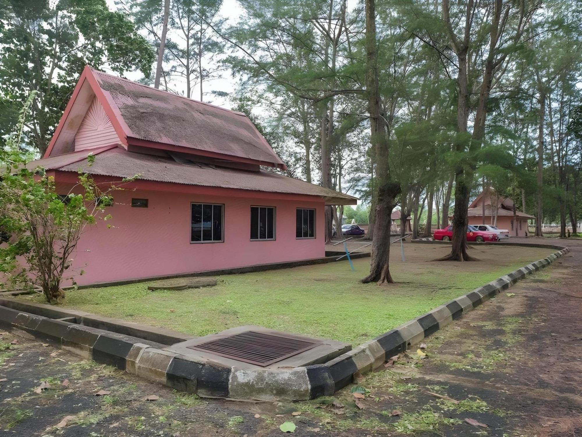 Oyo 90744 Bari Indah Beach Resort Kuala Terengganu Exteriér fotografie